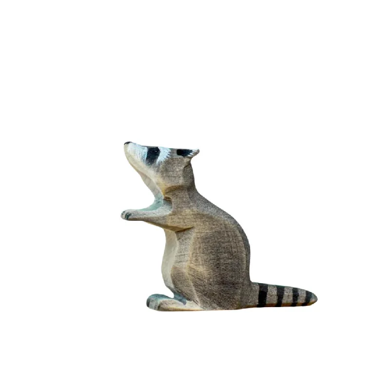 Wooden Raccoon -Sitting